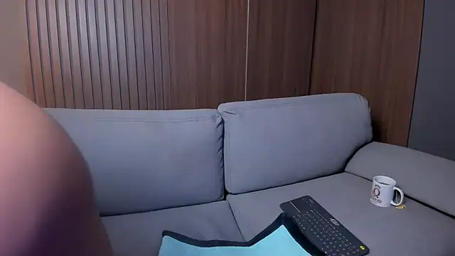 Snapshot of milaowens chatting on 02/18/25, 10:49 milaowens online show from 02/18/25, 10:49