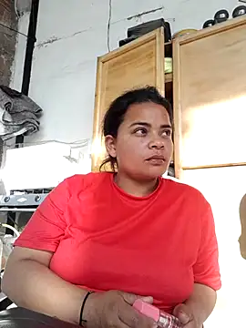 Snapshot of Zaphyra18 chatting on 10/19/25, 09:04 Zaphyra18 online show from 10/19/25, 09:04