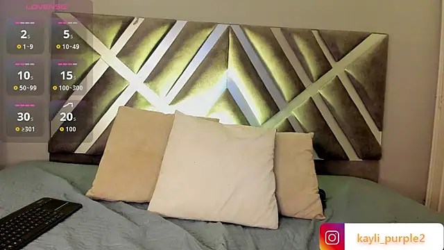 kaylii purple online show from 10/11/25, 04:12