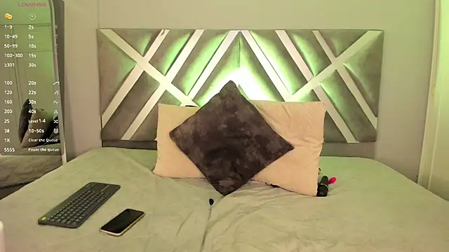 kaylii purple online show from 11/07/25, 04:34