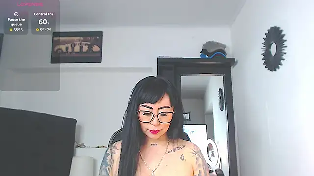 Vicky hotmilf online show from 04/10/26, 11:04