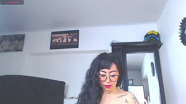 Vicky hotmilf online show from 06/12/26, 08:35