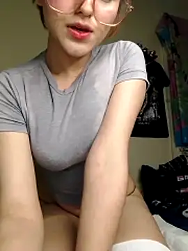 Snapshot of elizabeth05 chatting on 10/19/25, 11:38 elizabeth05 online show from 10/19/25, 11:38
