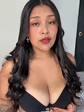 Snapshot of Aurora_fire1 chatting on 10/28/25, 07:38 Aurora fire1 online show from 10/28/25, 07:38