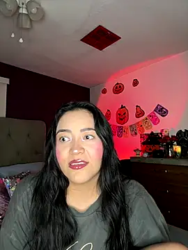 Snapshot of MyHoneyFrida chatting on 10/27/25, 04:05 MyHoneyFrida online show from 10/27/25, 04:05