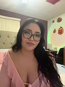 Snapshot of MyHoneyFrida chatting on 11/12/25, 03:18 MyHoneyFrida online show from 11/12/25, 03:18