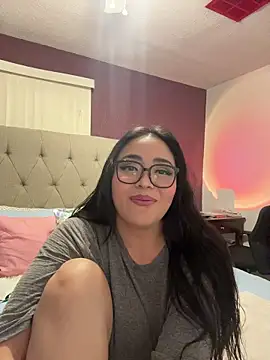 Snapshot of MyHoneyFrida chatting on 11/14/25, 04:00 MyHoneyFrida online show from 11/14/25, 04:00