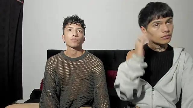 mhatias  online show from 10/28/25, 02:37