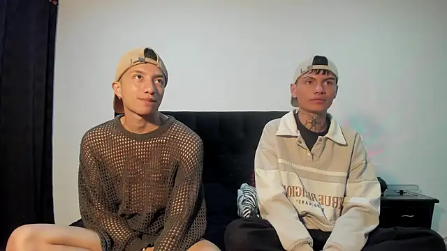 mhatias  online show from 11/06/25, 05:08