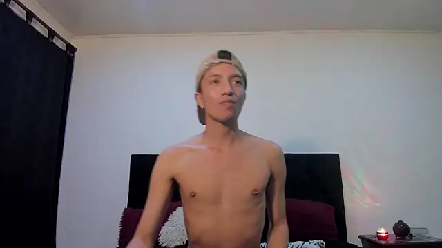 mhatias  online show from 11/26/25, 07:09