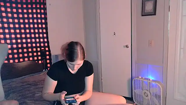 Snapshot of FallenAngels04 chatting on 11/13/25, 04:50 FallenAngels04 online show from 11/13/25, 04:50