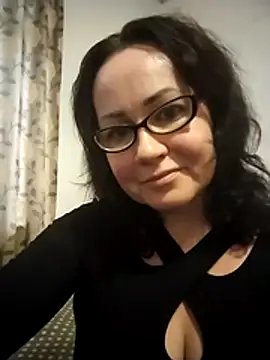 Snapshot of Charm_Flower chatting on 11/13/25, 12:15 Charm Flower online show from 11/13/25, 12:15