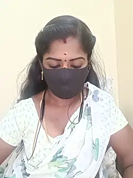 Snapshot of tamilammukuttyy chatting on 06/19/26, 04:33 tamilammukuttyy online show from 06/19/26, 04:33