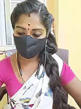 Snapshot of tamilammukuttyy chatting on 07/06/26, 03:03 tamilammukuttyy online show from 07/06/26, 03:03