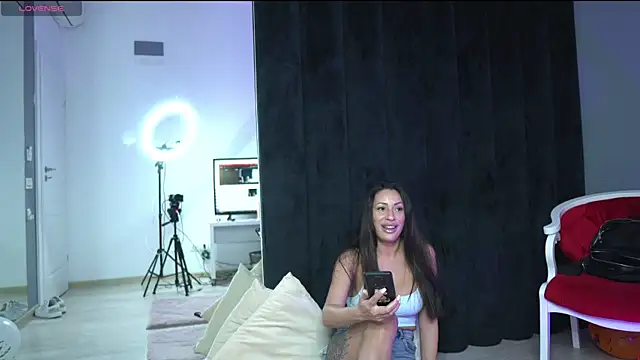 SarahMystique online show from 10/30/25, 08:20