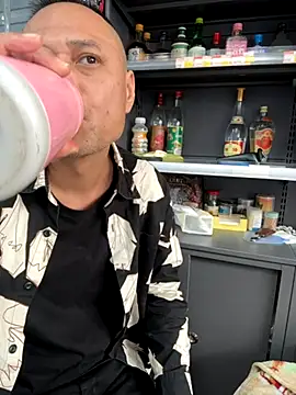 Snapshot of dajiba4718 chatting on 11/18/25, 04:06 dajiba4718 online show from 11/18/25, 04:06