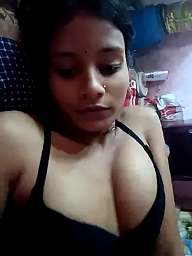 Snapshot of Hot_Mayra_ chatting on 10/15/25, 08:03 Hot Mayra  online show from 10/15/25, 08:03