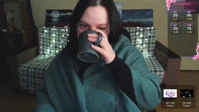 EmillyBones online show from 12/19/25, 07:32