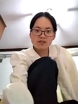 mumu7890 online show from 09/17/25, 12:07