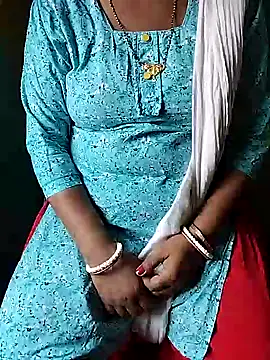 Snapshot of desi_boudi87 chatting on 04/22/26, 03:31 desi boudi87 online show from 04/22/26, 03:31