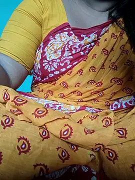 Snapshot of desi_boudi87 chatting on 05/08/26, 08:41 desi boudi87 online show from 05/08/26, 08:41