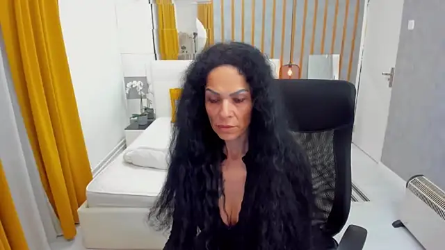 Snapshot of MarbellaRyder chatting on 11/14/25, 02:49 MarbellaRyder online show from 11/14/25, 02:49