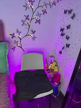 LindaWz  online show from 04/10/26, 03:45