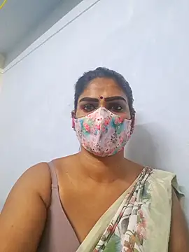 Snapshot of sherlin24 chatting on 11/04/25, 04:06 sherlin24 online show from 11/04/25, 04:06