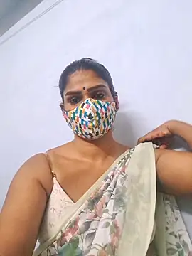 Snapshot of sherlin24 chatting on 11/08/25, 03:56 sherlin24 online show from 11/08/25, 03:56