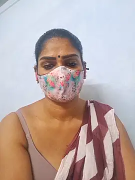 Snapshot of sherlin24 chatting on 11/09/25, 04:05 sherlin24 online show from 11/09/25, 04:05