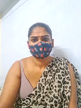 Snapshot of sherlin24 chatting on 11/10/25, 05:01 sherlin24 online show from 11/10/25, 05:01