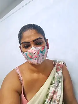 Snapshot of sherlin24 chatting on 11/11/25, 05:35 sherlin24 online show from 11/11/25, 05:35