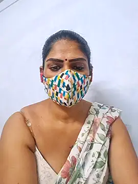 Snapshot of sherlin24 chatting on 11/16/25, 03:28 sherlin24 online show from 11/16/25, 03:28