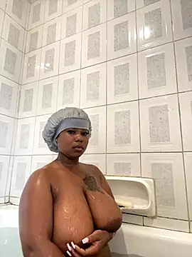 Snapshot of JuicyMellow21 chatting on 11/28/25, 06:49 JuicyMellow21 online show from 11/28/25, 06:49