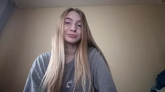 Snapshot of Nymera_flare chatting on 11/11/25, 06:35 Nymera flare online show from 11/11/25, 06:35