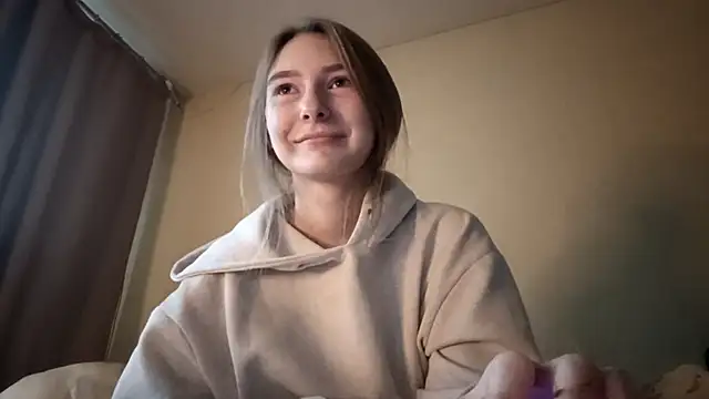 Snapshot of Nymera_flare chatting on 12/01/25, 06:07 Nymera flare online show from 12/01/25, 06:07