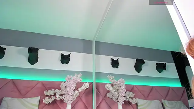 Snapshot of Val_Oconner chatting on 11/26/25, 03:07 Val Oconner online show from 11/26/25, 03:07