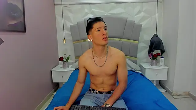 HunterHeat  online show from 09/14/25, 12:04