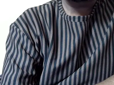 Snapshot of biggd09 chatting on 10/14/25, 08:59 biggd09 online show from 10/14/25, 08:59