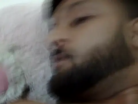 Snapshot of biggd09 chatting on 10/28/25, 07:34 biggd09 online show from 10/28/25, 07:34