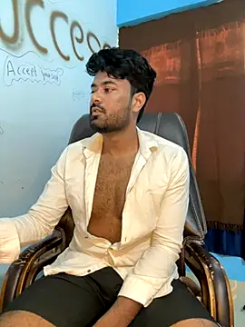 MeekBatgirl online show from 11/16/25, 05:13