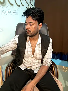 MeekBatgirl online show from 11/20/25, 01:33