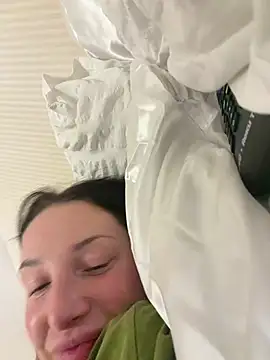 Snapshot of Remirosee chatting on 02/04/26, 10:15 Remirosee online show from 02/04/26, 10:15