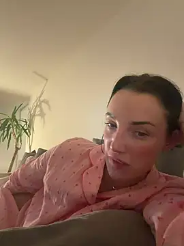 Snapshot of Remirosee chatting on 02/15/26, 09:00 Remirosee online show from 02/15/26, 09:00