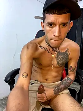 Snapshot of dilan_abraham12 chatting on 11/04/25, 09:41 dilan abraham12 online show from 11/04/25, 09:41