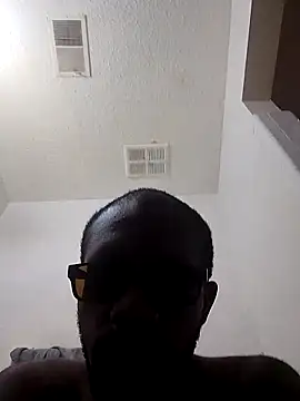 moneybaggtj online show from 10/21/25, 03:46