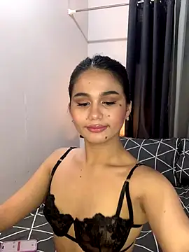 AngelHille online show from 10/03/25, 01:30