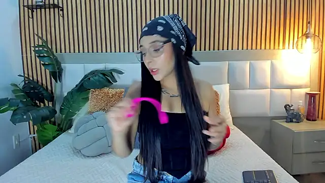 Roseaurora online show from 01/15/26, 01:37