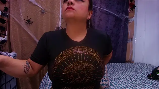 sweegirl69 online show from 10/31/25, 11:55