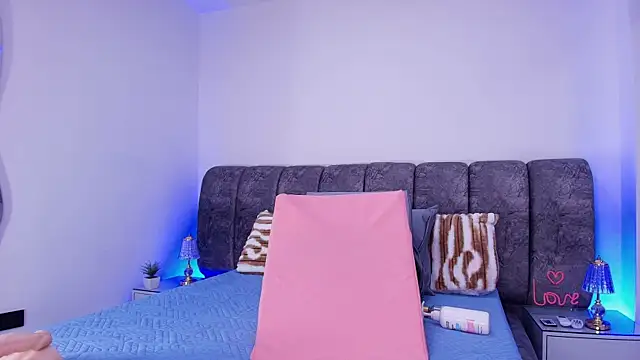 sweegirl69 online show from 11/22/25, 12:04